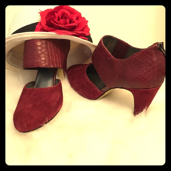 Bella Vita Shoes - Never Worn Bella Vita Alligator Print Heels